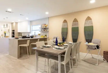 Lake-Walk2LEGOLAND-Heated SaltWtr Pool-Putting Green-Beach-Fire Pit-Dock-Sunsets