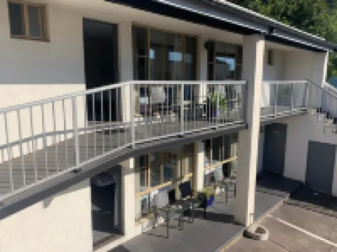 Zorba Waterfront Motel