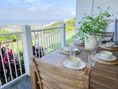 Directly on the beach! Your 30A getaway!