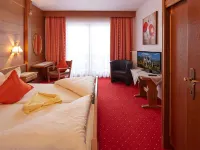 Alpenmotel Säuling Hotels near Old Monastery St. Mang