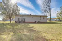 Nature Lover's Haven w/ Fire Pit in Pangburn! Hotels in Heber Springs