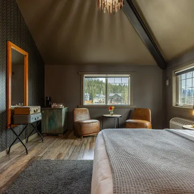 Creekside Villa Hotels near Quarry Lake Park