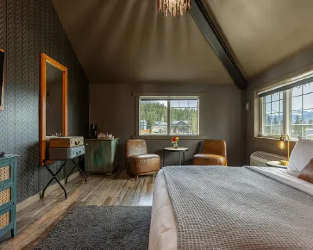 Creekside Villa Hotels in Canmore