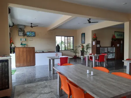 The Vijayam Resort Отели рядом с достопримечательностью «View Point at Temple Wall»