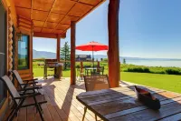 Lakefront Henrys Lake Cabin: w/ Mtn & Lake Views! - Jacuzzi