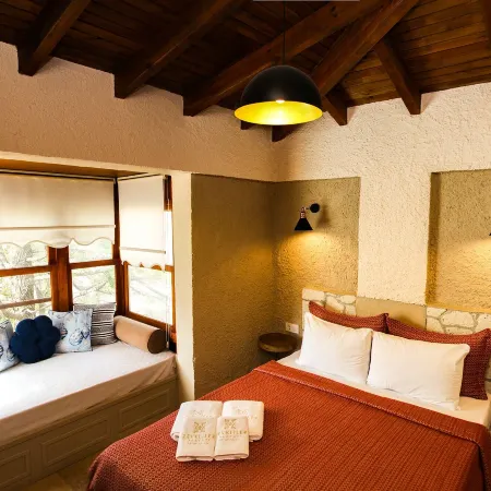 ZEVKLİLER ALAÇATI Hotel