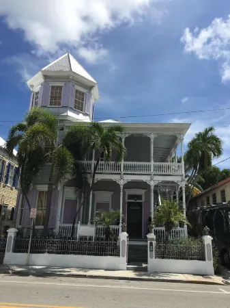 The Artist House Отели рядом с достопримечательностью «Ки-Уэст Баттерфлай энд Нейчер Консерватори»