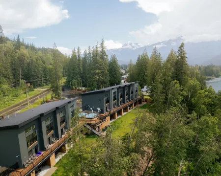 Basecamp Resorts Revelstoke Hotels in Revelstoke