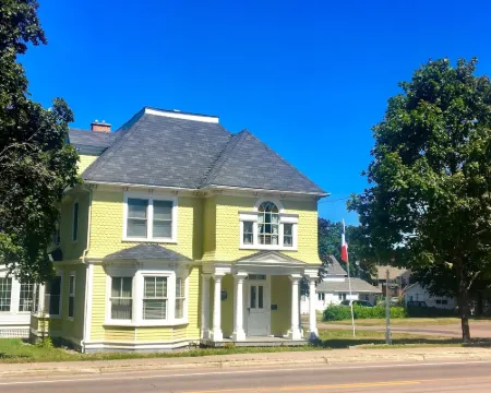 Le Griffon Hotels in Shediac