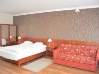 Szieszta Panzió Hotels in Sarvari