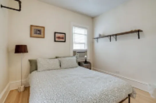 Bright Minneapolis Apartment - 1 Mi to Downtown!