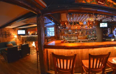 Hyde Away Inn Отели в г. Фейстон