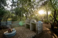Nzenga Lodge Hotels in 