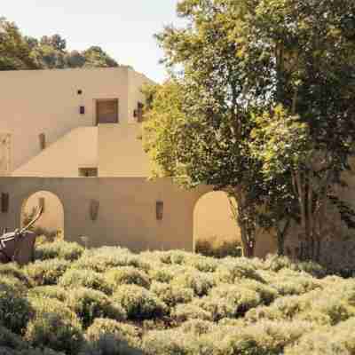 Toile Blanche Hotel Exterior