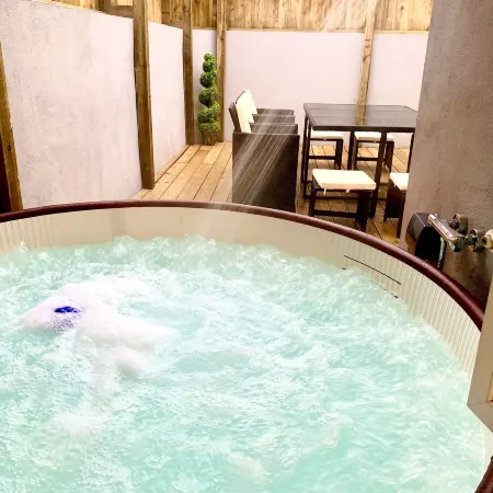 Victory Luxury Hot Tub House