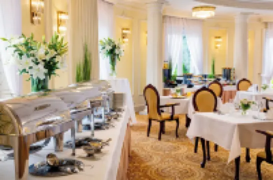 Pałacyk Otrębusy Business & Spa Hotels in Pruszkow County