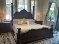 Hilo Bay Oceanfront Bed and Breakfast Hotels near Hilo Shopping Center