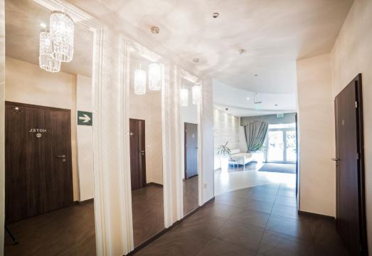 펠리칸 호텔 로비