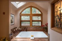 Riversong Inn Retreat - Romantic