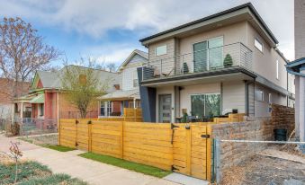 1 Mi to Dtwn Denver: Sleek Duplex w/ Rooftop Deck!