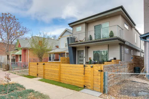 1 Mi to Dtwn Denver: Sleek Duplex w/ Rooftop Deck!