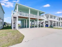 Reel Inn Relax 3 Bedroom Home by RedAwning