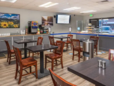 Wood River Inn & Suite Hotels in Hailey