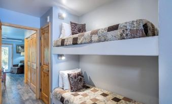 Ground Floor on River Trail, Walk to Ski 1 Bedroom Condo by RedAwning