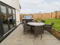 11 Parc Delfryn Hotels in Llanfair-Mathafarn-Eithaf