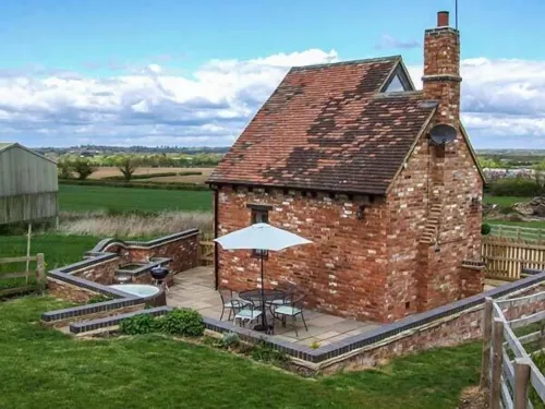 Owl Cottage Hotels in Southam