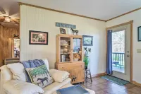 Cabin w/ Fire Pit: 7 Mi to Downtown Morganton! Hotels in Morganton