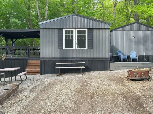 Kentucky Lake 3-bed Mobile Home Cabins - shared dock access WiFi, & Bald eagles!