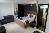 Hotel Roosevelt Plaza Hotels near Centro Comercial Colón Plaza