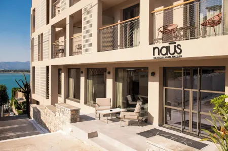Naus Hotel