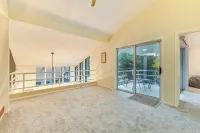 7 Mi to Skiing: Lake George Home w/ Large Patio - 4 estrellas