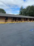 Dean Creek Resort - parking