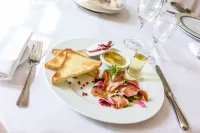 Logis Hotel & Restaurant Bergeret Sport - breakfast