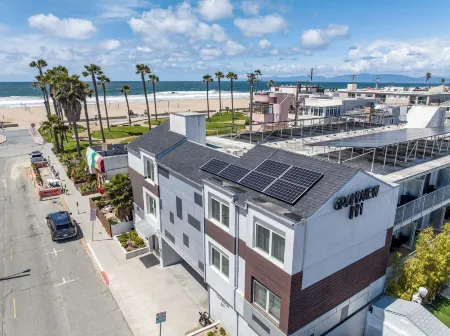Grandview Inn Отели рядом с достопримечательностью «Hermosa Beach Pier»