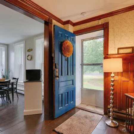 Historic Home on Farm, 15 Mi to Williamsport!