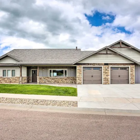 Luxe Spearfish Hideaway: Golf, Hike, Explore!