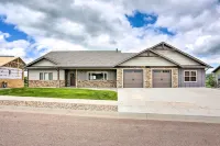 Luxe Hideaway Near Sturgis: Golf, Hike, Explore! - Homestays