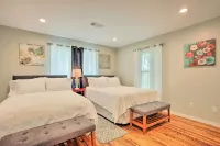 The Gathering Place Brenham Home on 6 Acres - parking