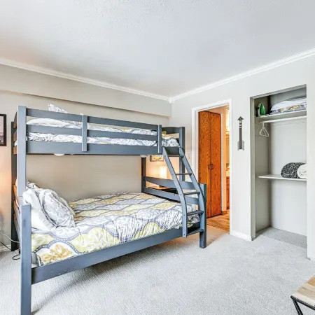 Brian Head Condo w/ Pool Access - Steps to Resort!