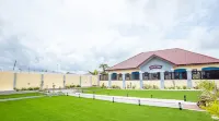 Bella Ella Hotel Hoteles cerca de Pentecost Convention Centre, Main Gate