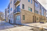 Boise Townhome w/ Rooftop Deck, 2 Mi to Downtown! - Apartments