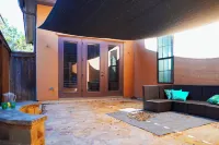 Stylish Lake Austin Retreat w/ EV Charger! Hotels in Barton Creek