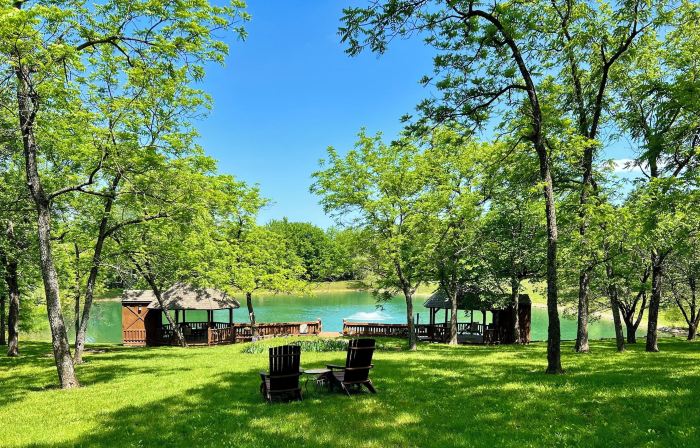 Walnut Waters Bed & Breakfast