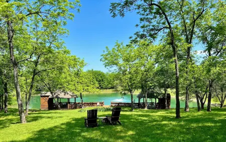 Walnut Waters Bed & Breakfast