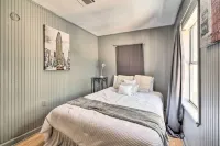 Cozy Livingston House w/ Fenced Yard + Patio! - Parkering