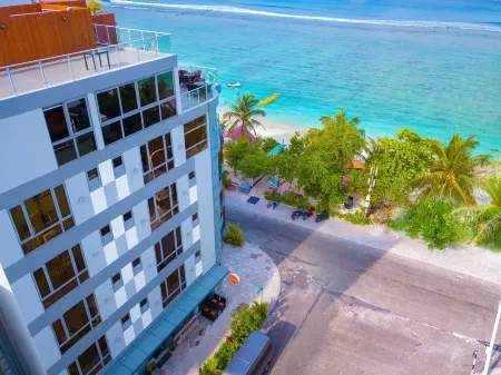 Paralian Hulhumale' Отели рядом с достопримечательностью «Национальный университет Мальдивы»